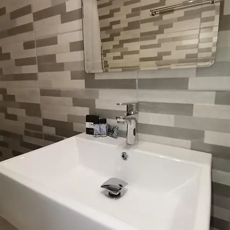 Daire Lia Adults Only -fully Renovated *