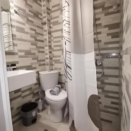 Daire Lia Adults Only -fully Renovated *