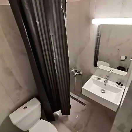 Lia Adults Only -fully Renovated *